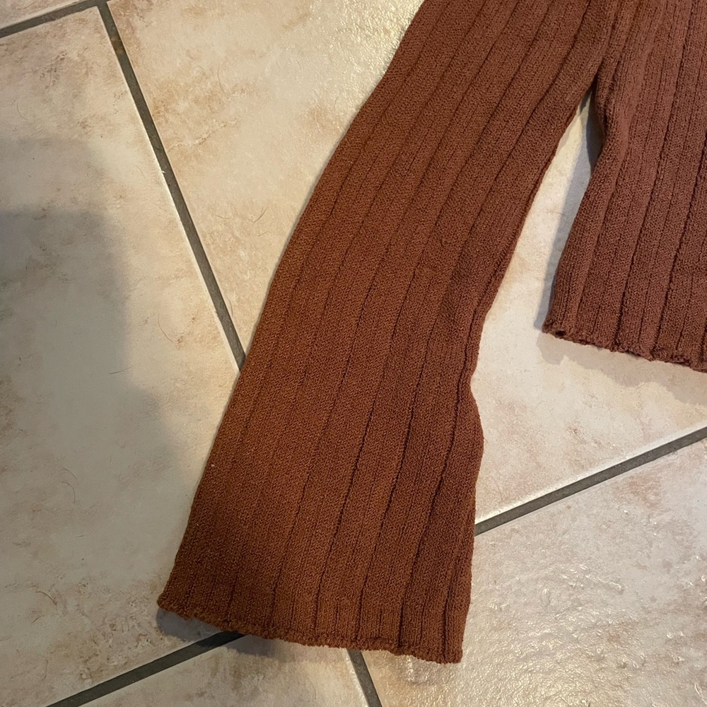 Eclipse Off-Shoulder Ribbed Shirt - Picture 3 of 6